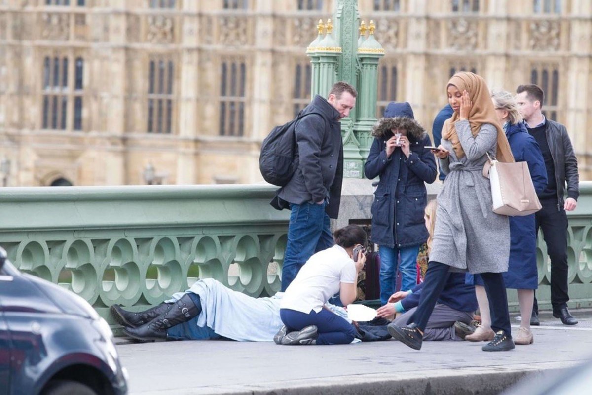 Επίθεση στο Λονδίνο: Η φωτογραφία που έγινε viral μεταξύ ακροδεξιών [pics]