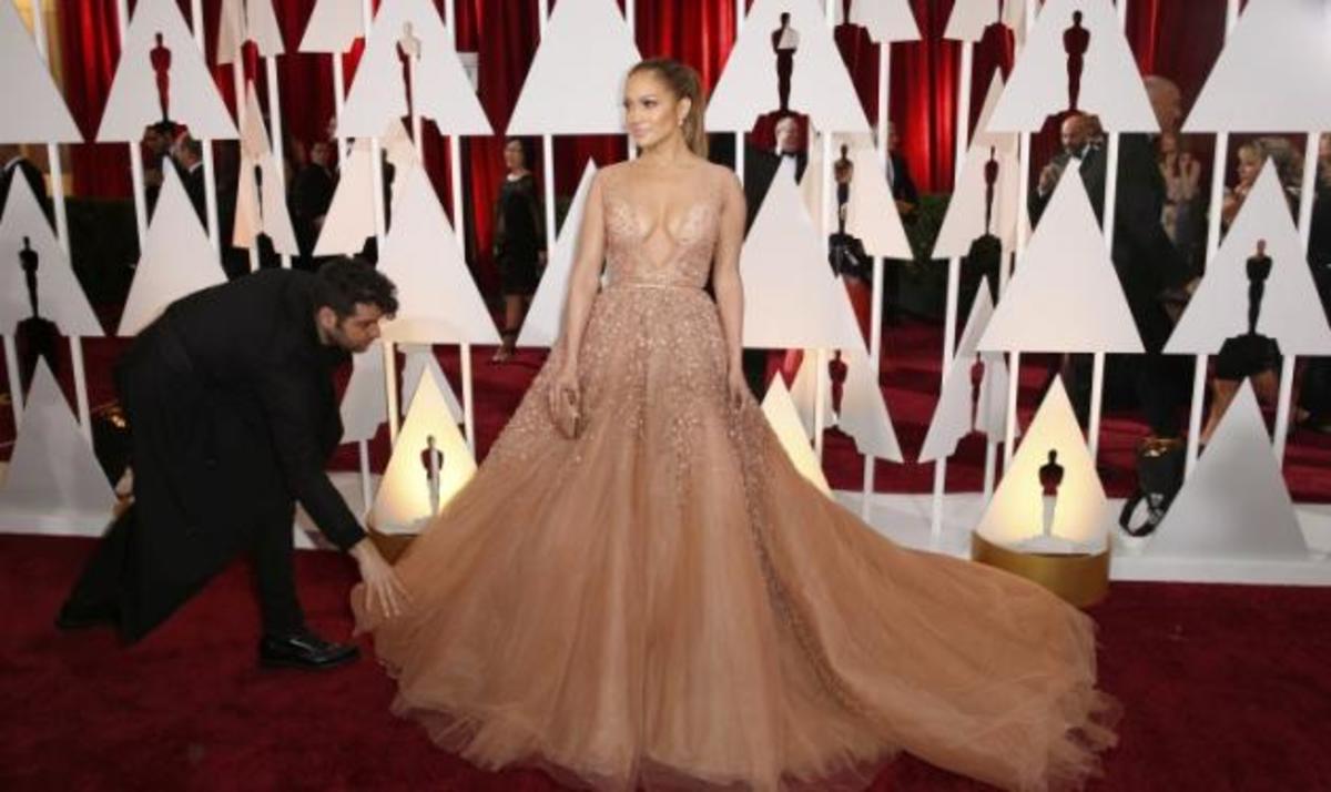 Απίστευτο! Παραλίγο να πέσει στη σκηνή η Jennifer Lopez!