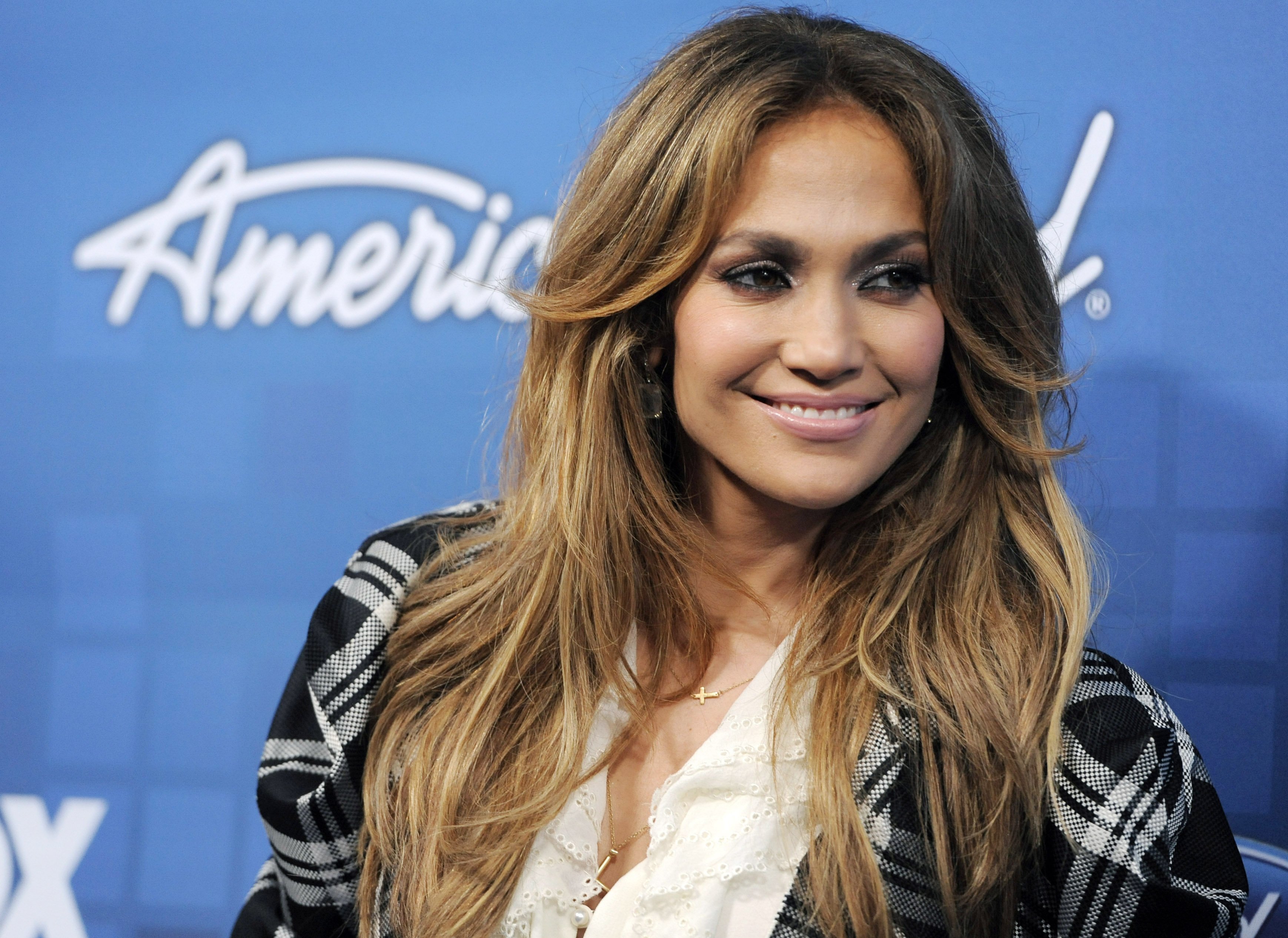 Ποια διάσημη τραγουδίστρια αντικαθιστά την Jennifer Lopez στο American Idol;