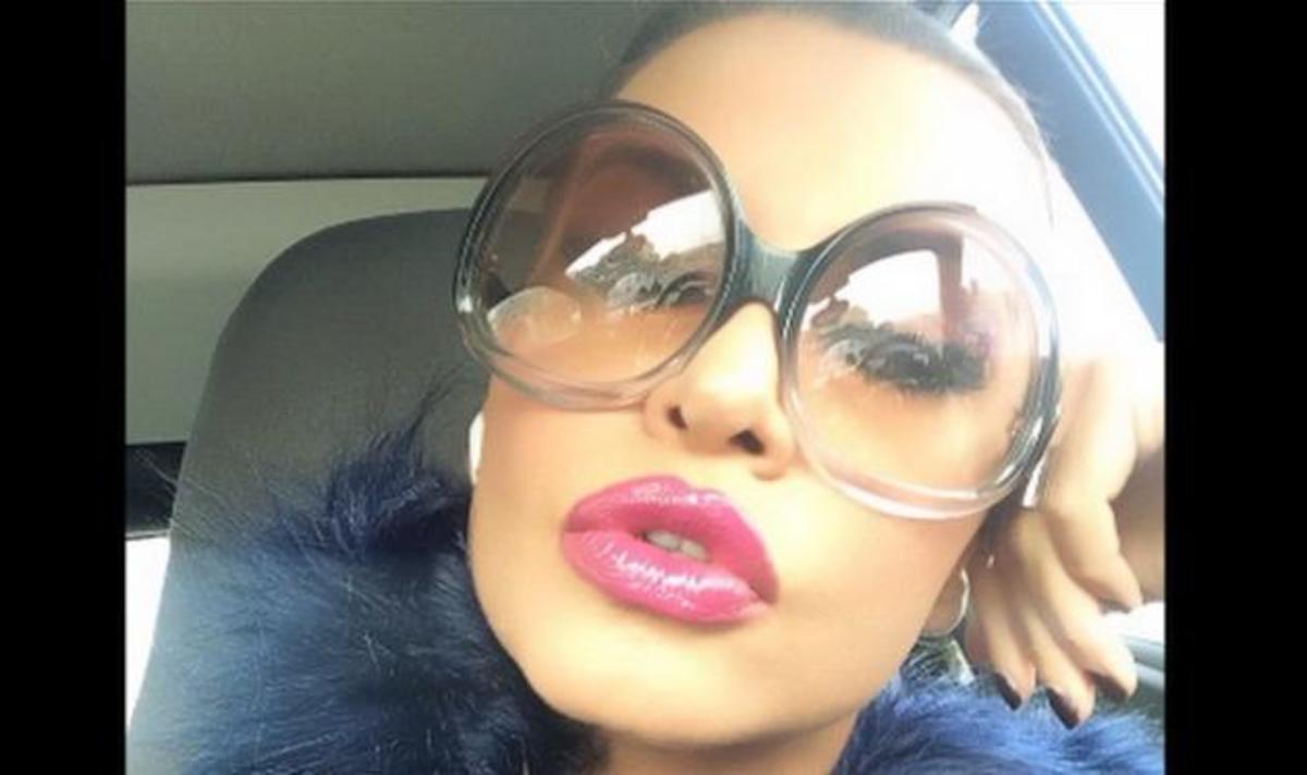 Ποιοι διάσημοι βγάζουν selfies στο αυτοκίνητο;