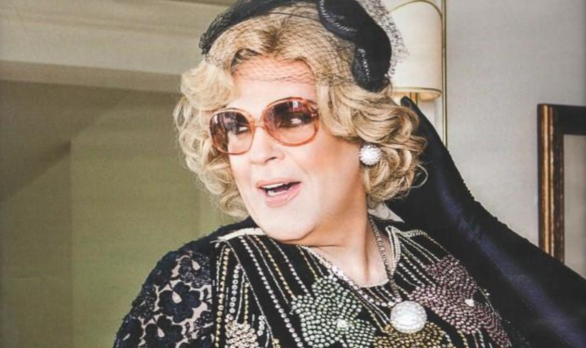 Η κυρία που βλέπετε είναι γνωστός Έλληνας ηθοποιός…