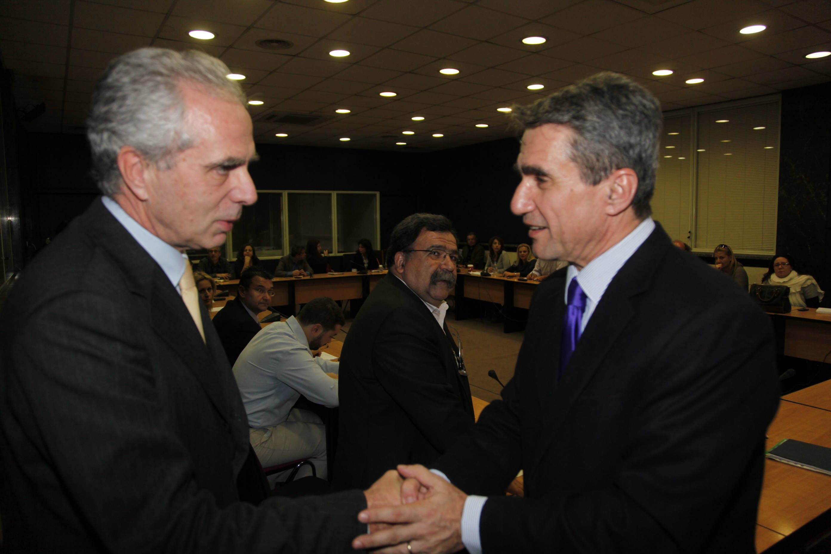 Δεν κάνουν πίσω οι φαρμακοποιοί της Αθήνας – «Καλό Πάσχα κ. Λοβέρδο!»