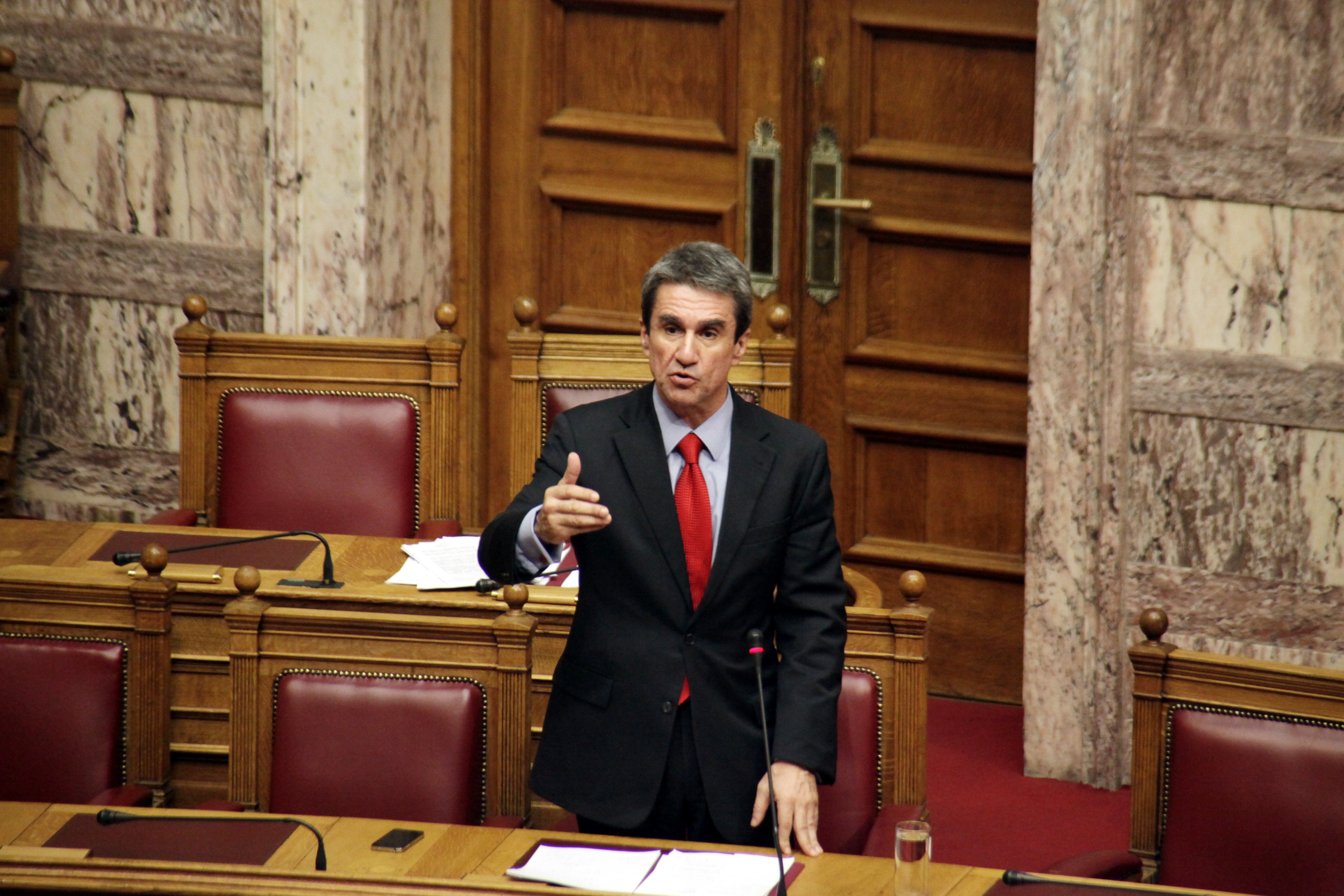 Λοβέρδος: «Άκαιρη η παρέμβαση Παπανδρέου»