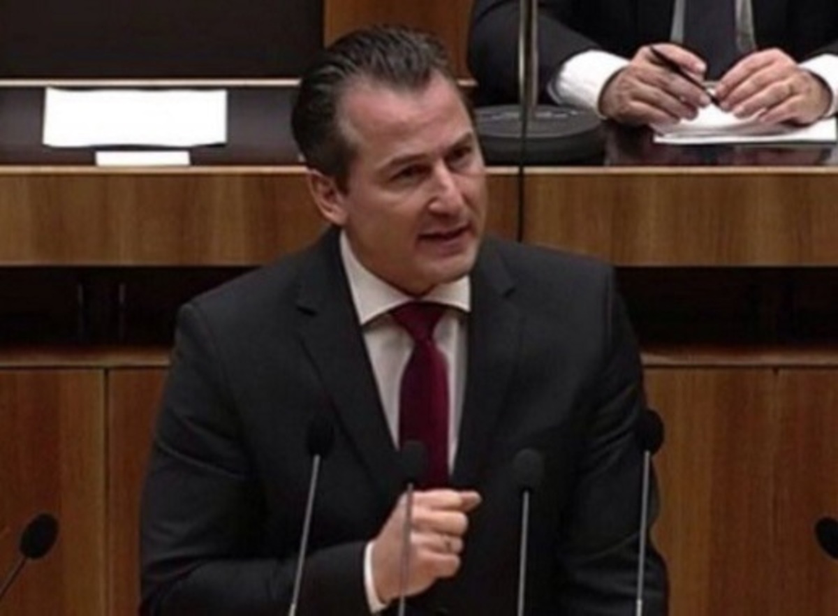 Αυστρία: Έκραξαν βουλευτή που σύγκρινε τους πρόσφυγες με τους Νεάντερταλ