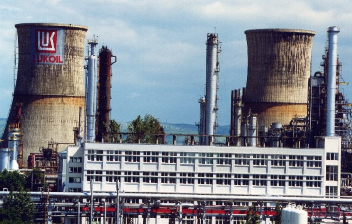 Πυρκαγιά σε χημικό εργοστάσιο της Lukoil