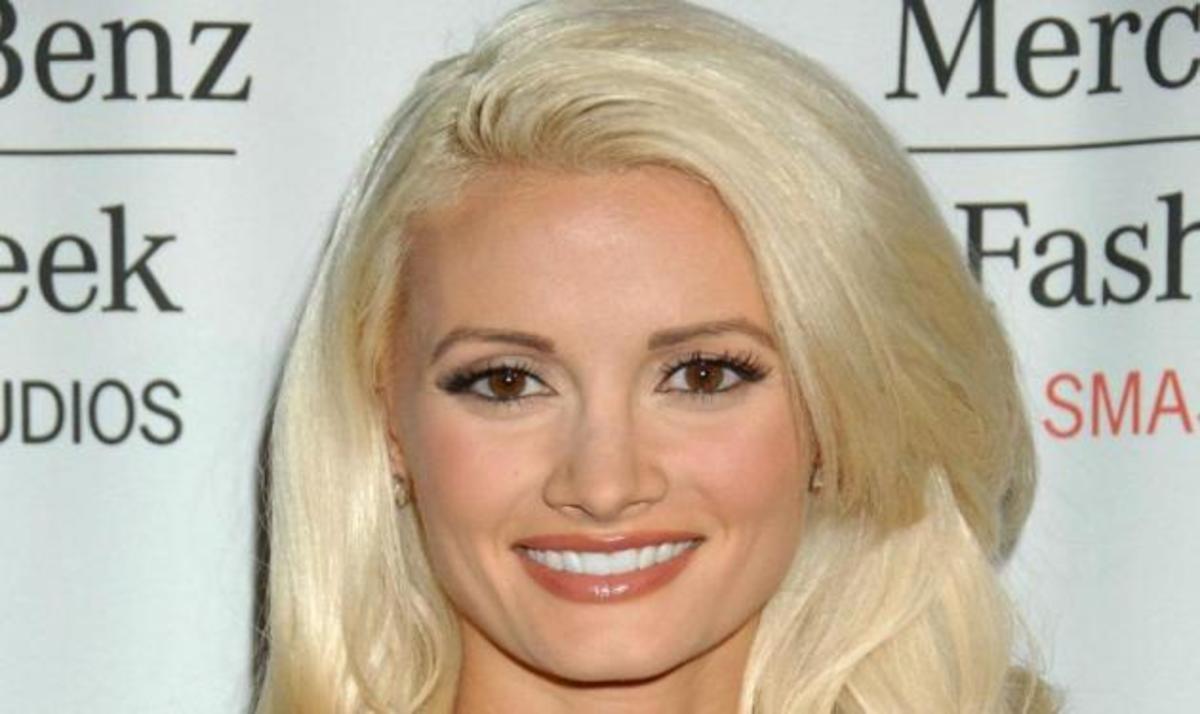 Πρώην “κουνελάκι” του Playboy, καρφώνει τον Xέφνερ! Μαρτυρική η ζωή στην έπαυλη