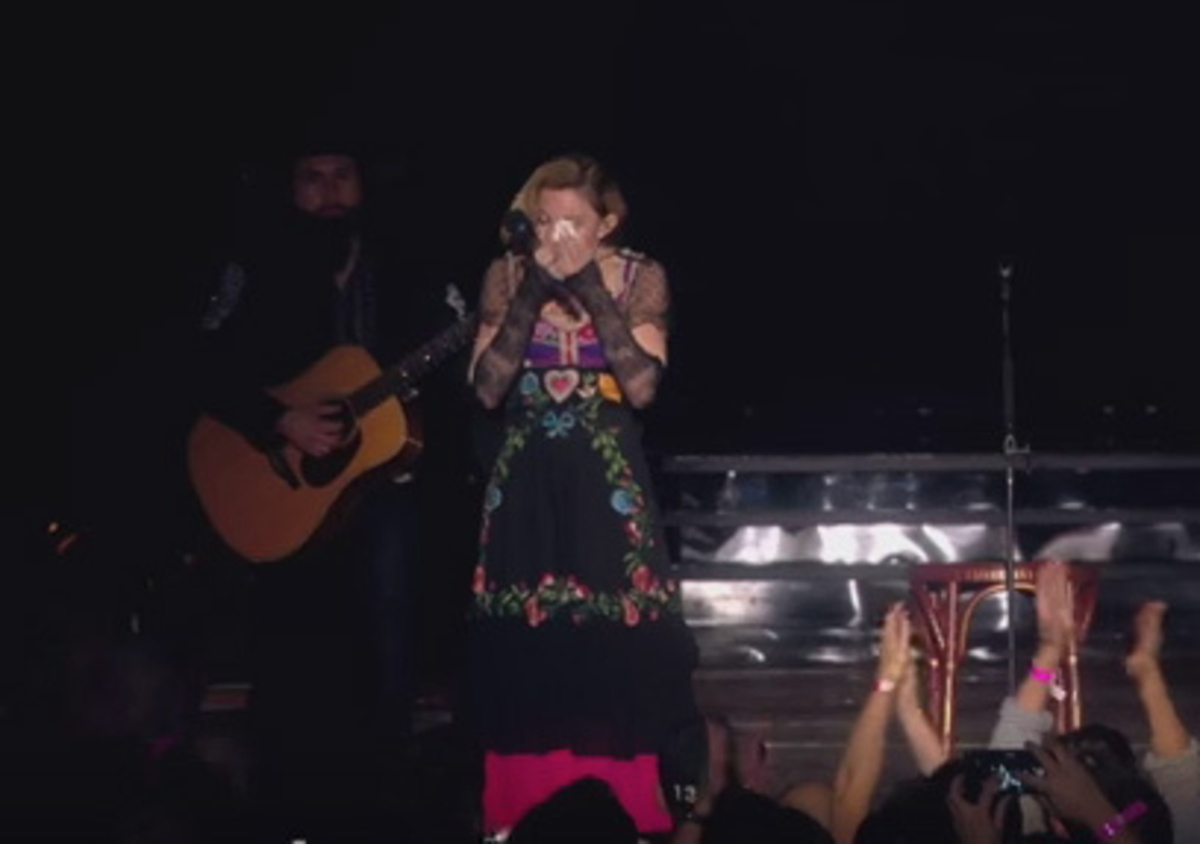 Παρίσι: Τα δάκρυα και η οργή της Madonna! VIDEO
