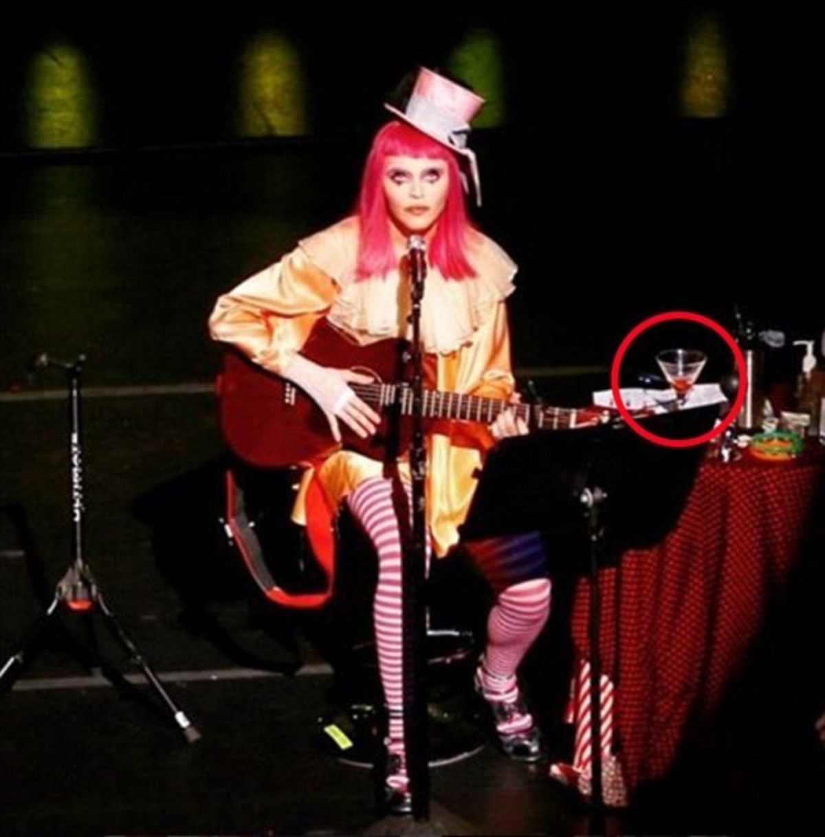 Λιάρδα πάλι στη σκηνή η Madonna: Φέρτε μου να πιώ! (ΦΩΤΟ, VIDEO)