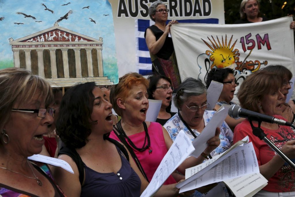 Μεγάλη διαδήλωση στη Μαδρίτη υπέρ της Ελλάδας – Κρατούσαν πλακάτ με το ΟΧΙ