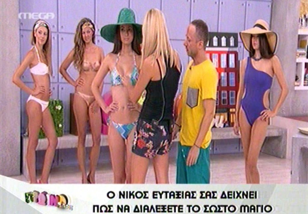 Η Φαίη Σκορδά αποκάλυψε το στήθος του μοντέλου