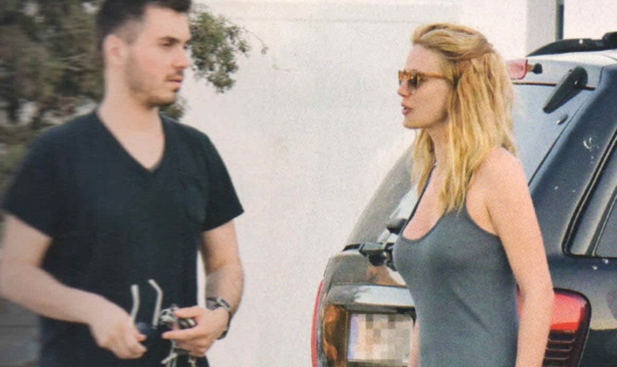 Απόδραση στην Πάρο για Χατζηγιάννη – Μακρυπούλια! Φανερά αδυνατισμένος ο τραγουδιστής