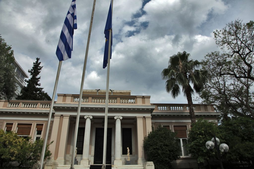 Συμφωνία: Το κυβερνητικό συμβούλιο ενέκρινε τα νέα μέτρα – Τσίπρας: Είμαι έτοιμος για συμφωνία – Σε συναγερμό οι βουλευτές του ΣΥΡΙΖΑ