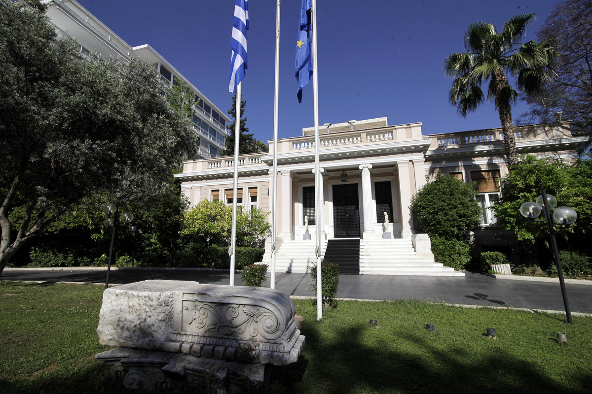 Το Bloomberg αποκαλύπτει έκτακτο EuroWorking Group την Πέμπτη – Οι κατευθύνσεις Τσίπρα και η “μάχη” για τον χαμηλό συντελεστή ΦΠΑ
