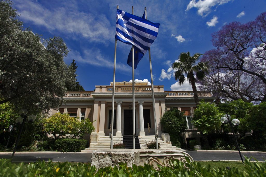 Μαξίμου: «Επιστημονική φαντασία η άφιξη του Brussels Group στην Αθήνα»