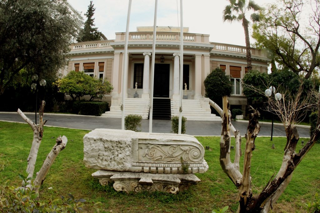 To Μαξίμου επιμένει ότι η κατάσταση είναι διαχειρίσιμη με το χρηματοδοτικό κενό