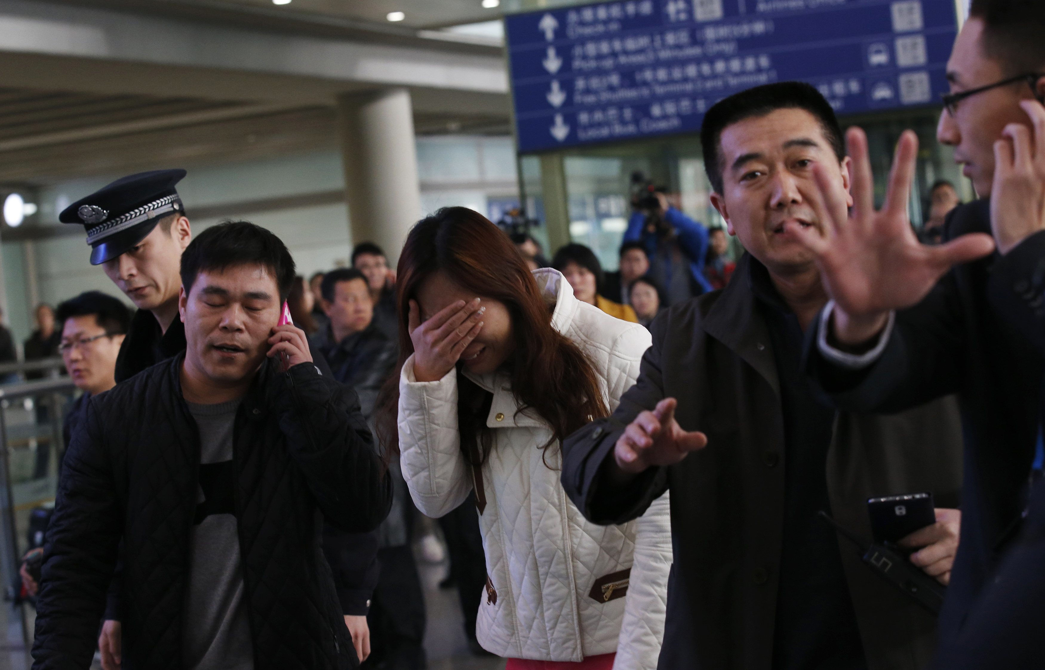 Εξαφάνιση – μυστήριο boeing της Malaysia Airlines με 239 επιβαίνοντες – Δεν εξέπεμψε ποτέ σήμα κινδύνου, δεν έχουν βρεθεί συντρίμμια