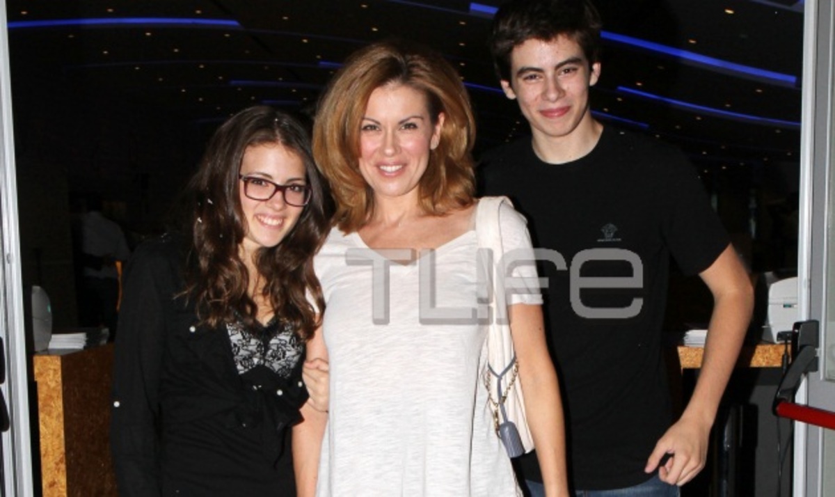 Διάσημες μαμάδες με τα παιδιά τους στο θέατρο! Φωτογραφίες