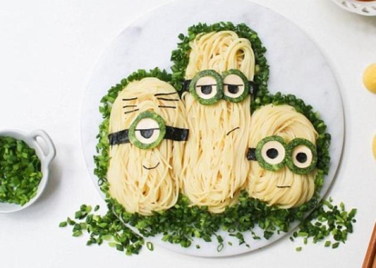 Η… καλύτερη μαμά του κόσμου! Κάνει το φαγητό παιχνίδι για χάρη του γιου της! Φωτογραφίες