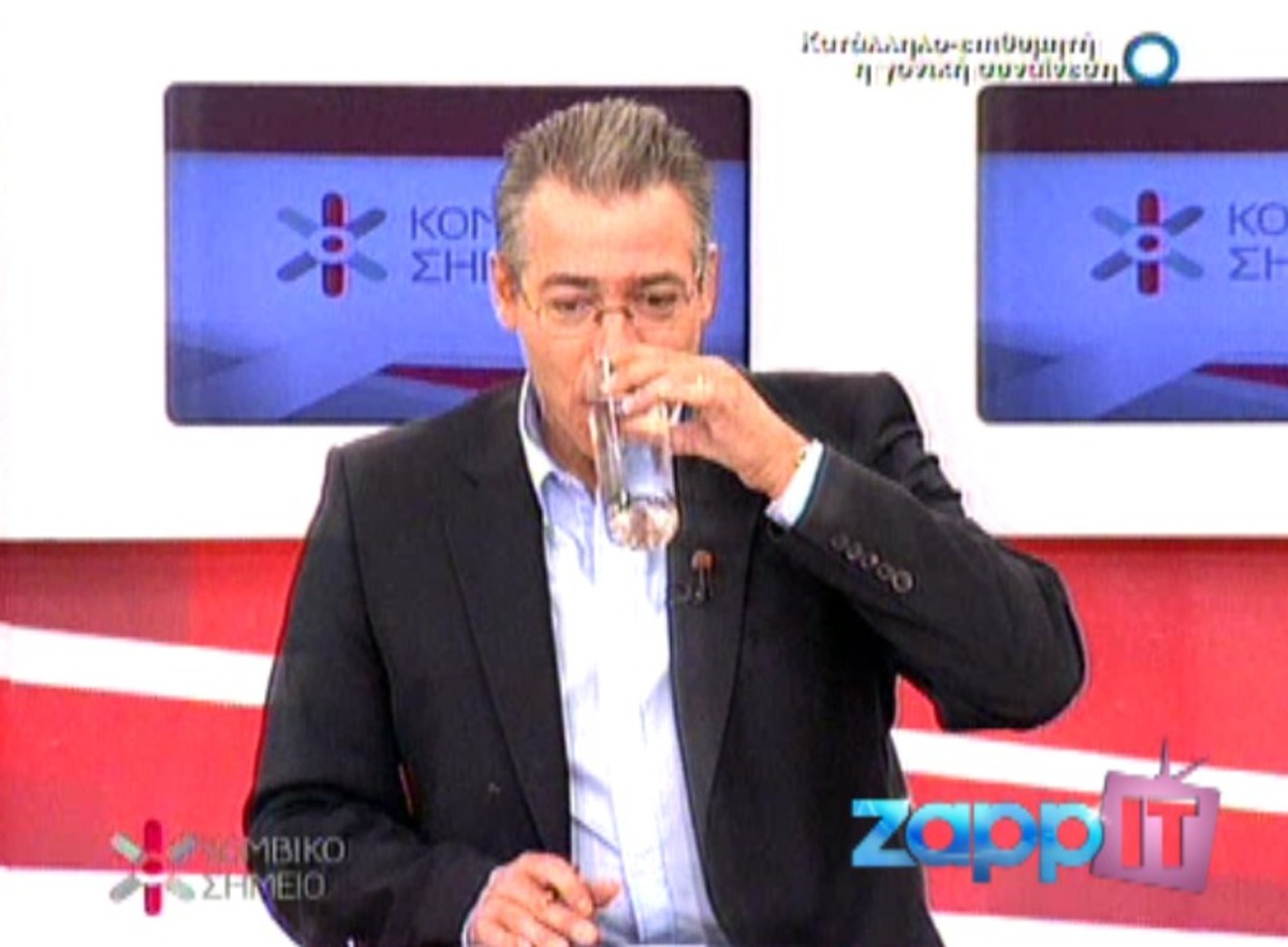 Με ένα ποτήρι νερό καλωσόρισε ο Νίκος Μάνεσης του τηλεθεατές!