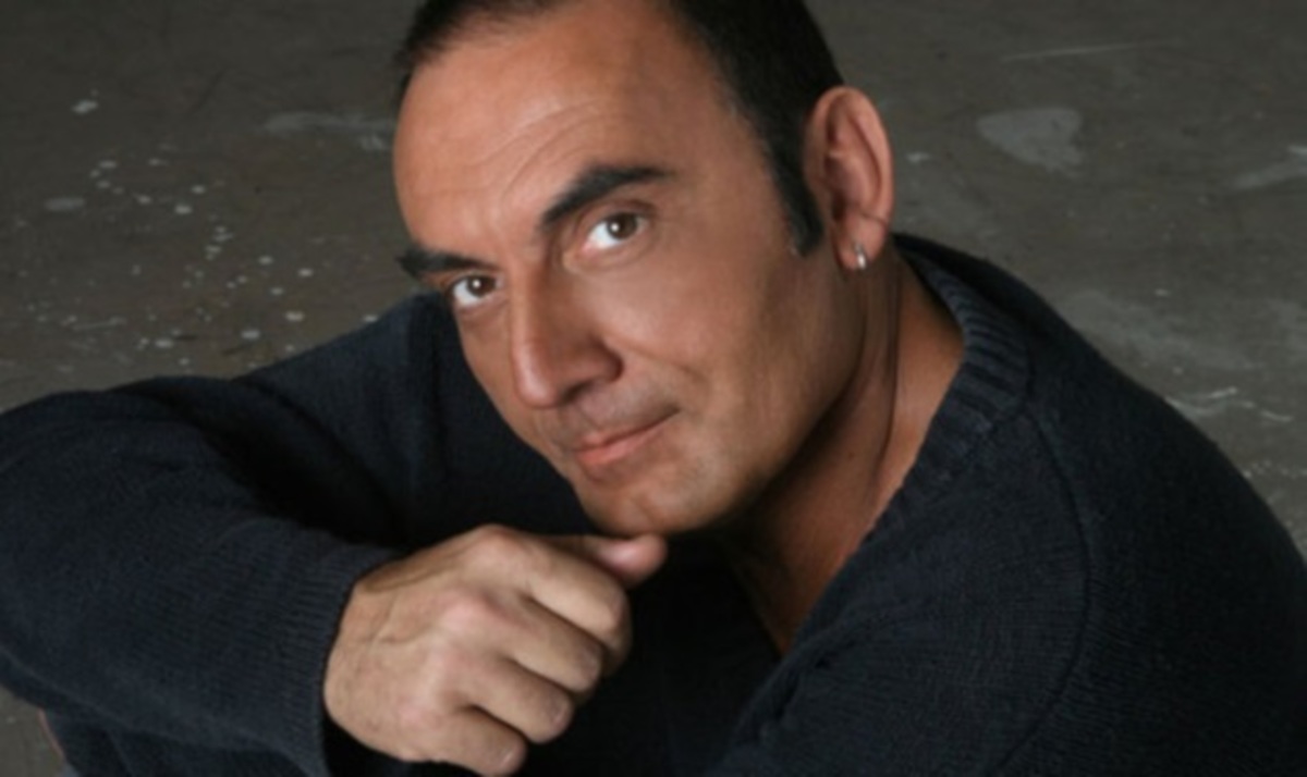 Απίστευτη τραγωδία! Πέθανε ο αδερφός του τραγουδιστή που “έσβησε” στη σκηνή