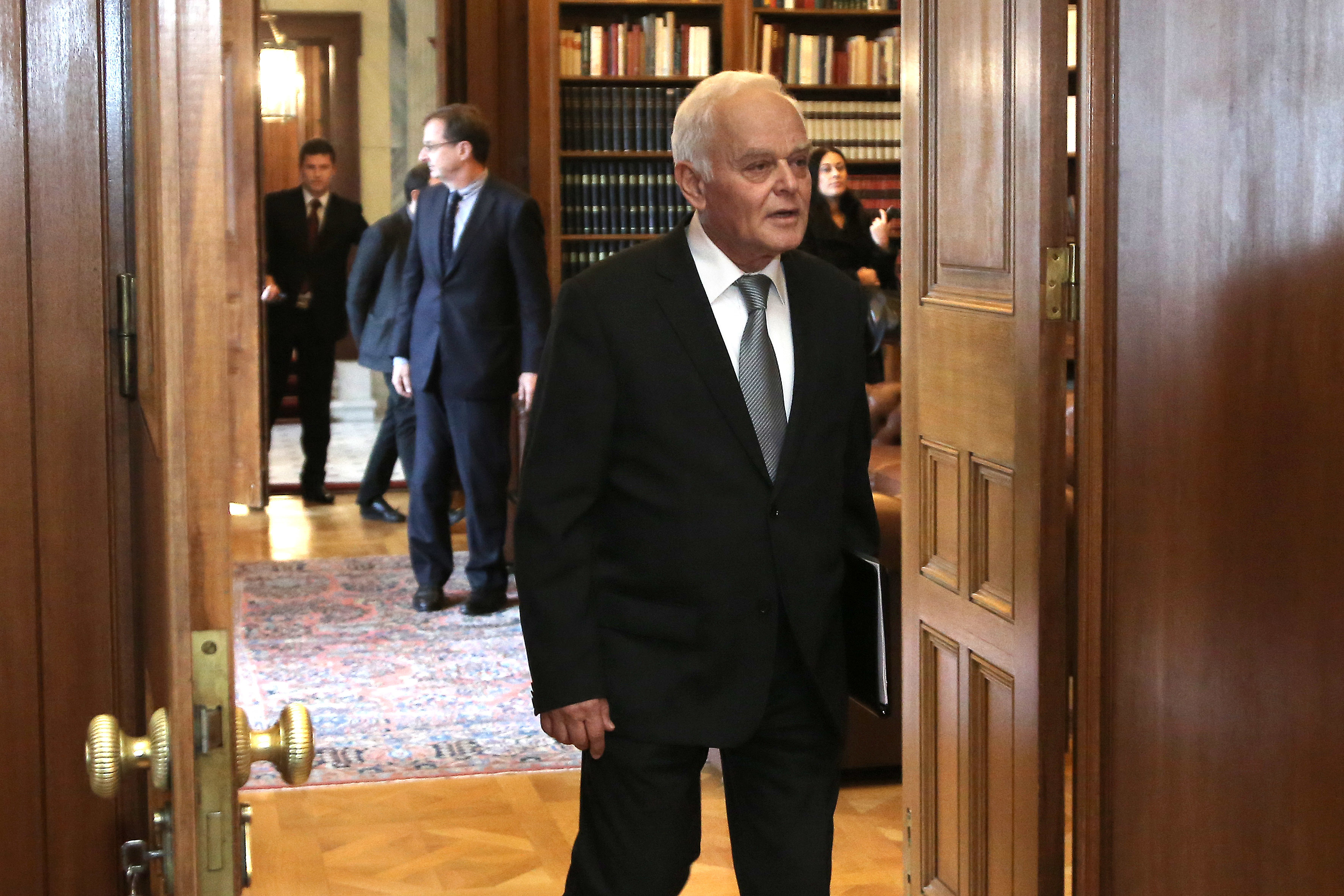 Τι απαντά ο Μανιτάκης για τα λάθος στοιχεία στα έξοδα του υπουργείου για βενζίνη