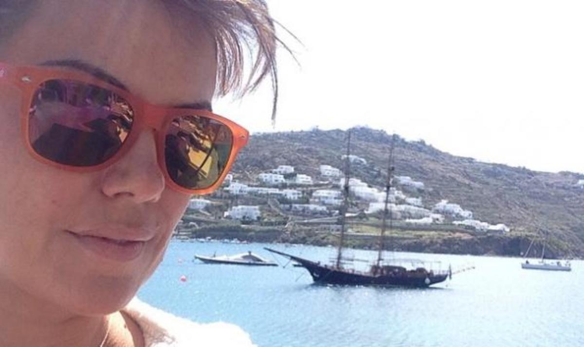 Δείτε την Ευγενία Μανωλίδου να κάνει… hot yoga!