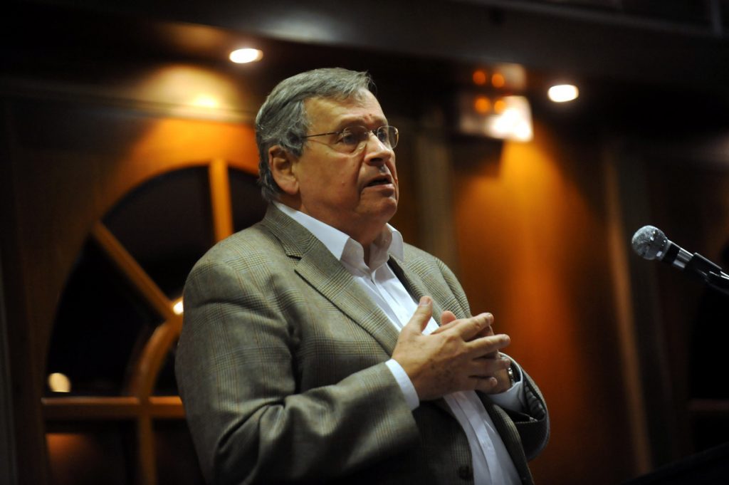 Στέφανος Μάνος: Σήμερα σέρβιραν στον Βαρουφάκη “αξιοπρέπεια” με το κουτάλι