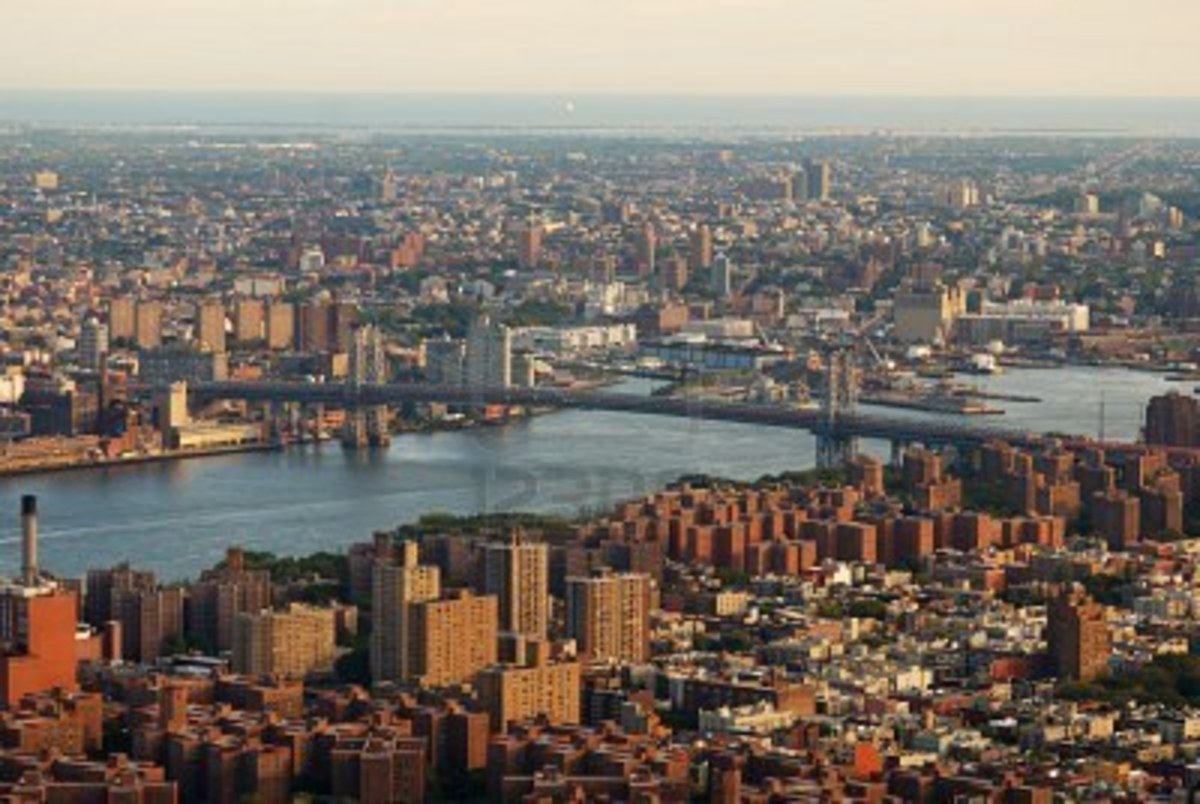 Μικρό ελικόπτερο κατέπεσε σε ποτάμι στο Μανχάταν