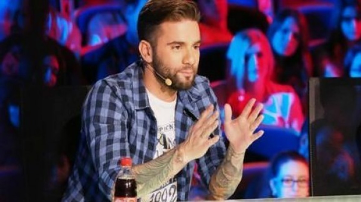 Τι γυρεύει ο Μαραντίνης αγκαλιά με διάσημη Κύπρια ηθοποιό στην Λευκωσία; (ΦΩΤΟ)