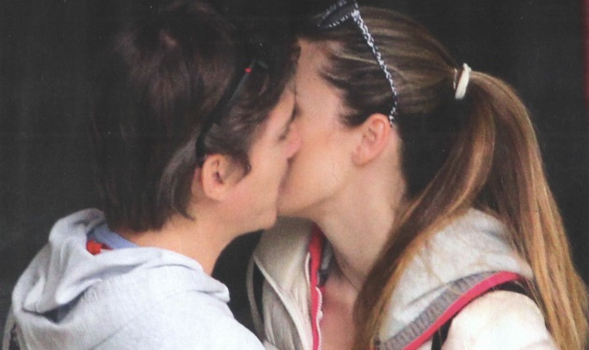 Μαριέττα Χρουσαλά – Λέων Πατίτσας: Τα τρυφερά δημόσια φιλιά τους!