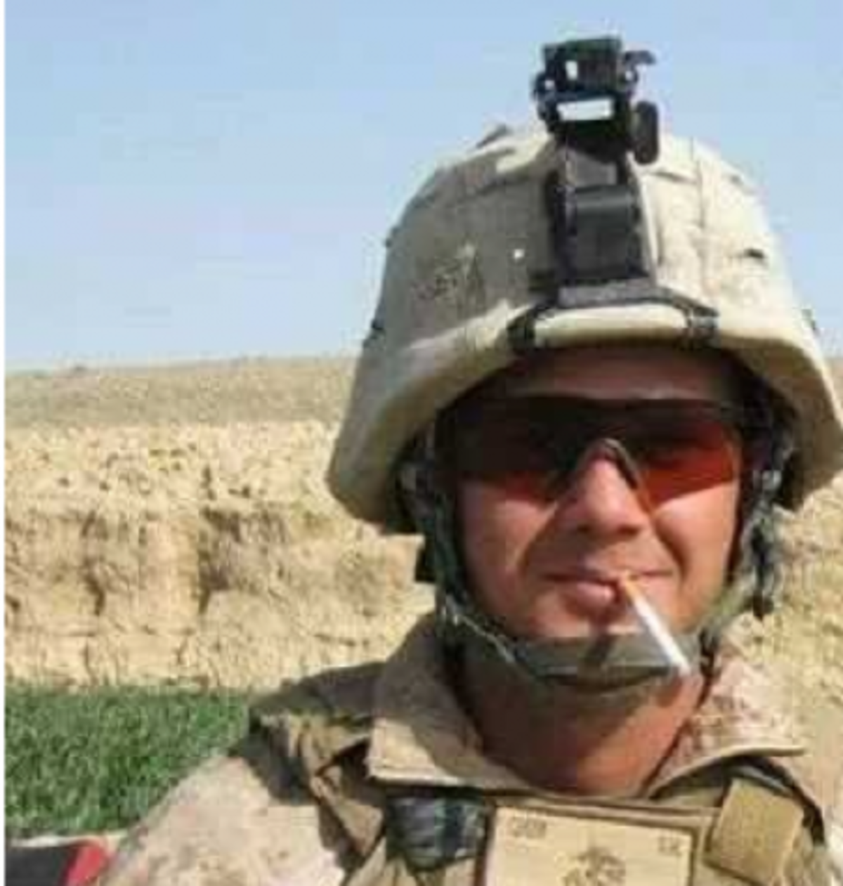 Γιατι χαμογελάει ο πεζοναύτης;