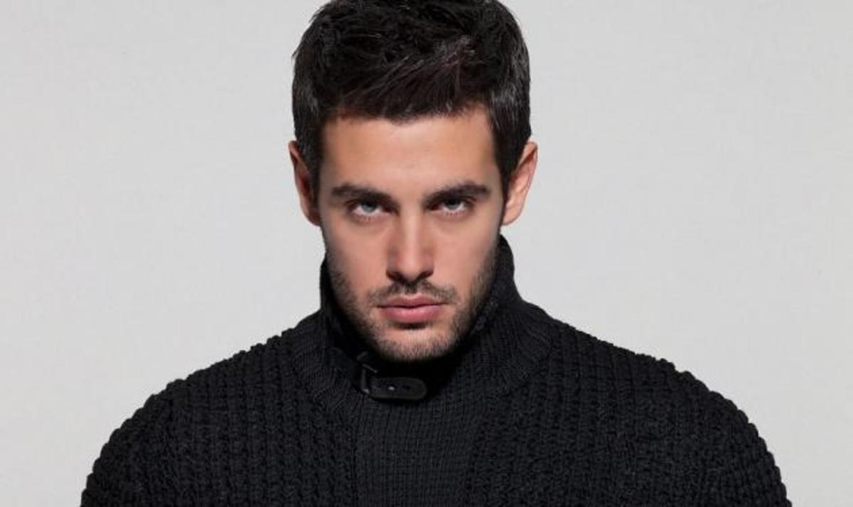 Ο Κώστας Μαρτάκης ανεβαίνει στο σανίδι! Σε ποια παράσταση θα πρωταγωνιστήσει;