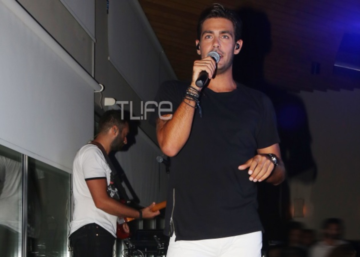 Δείτε την κούκλα μαμά του Κώστα Μαρτάκη! ΦΩΤΟ