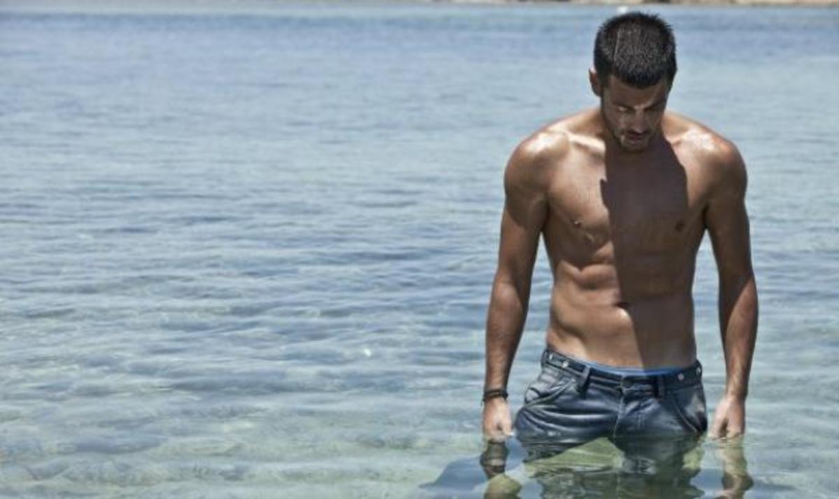 K. Μαρτάκης: Σέξυ όσο ποτέ στα γυρίσματα του νέου του video clip! Φωτογραφίες