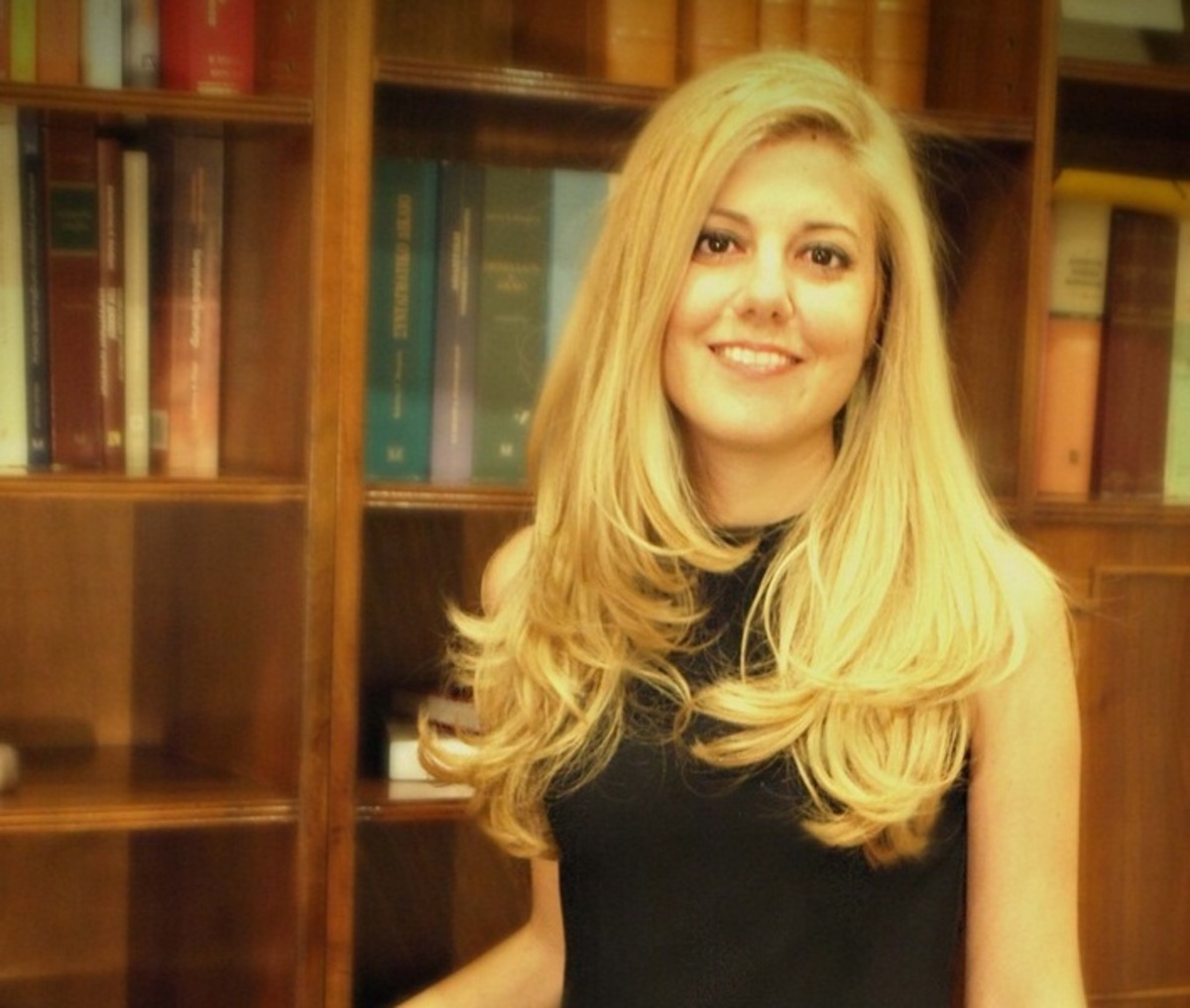 Η δυναμική Έμη Μασσαλή είναι υποψήφια σύμβουλος για τον Δικηγορικό Σύλλογο Αθηνών