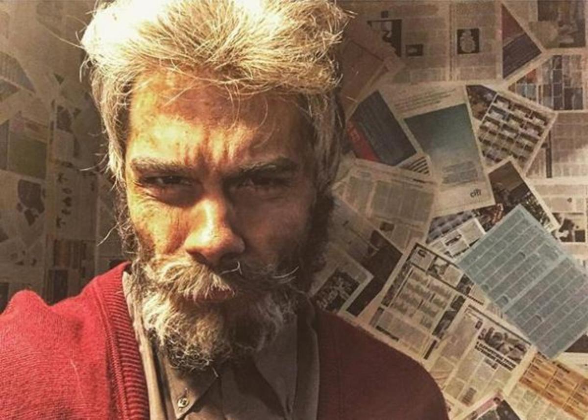 Δεν θα πιστεύεις ποιος είναι ο Έλληνας τραγουδιστής της φωτογραφίας!