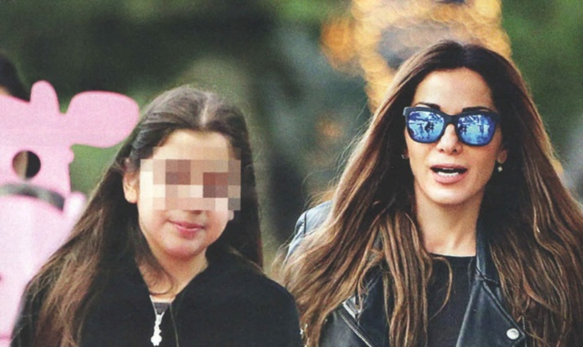 Δέσποινα Βανδή – Γωγώ Μαστροκώστα: Άφησαν τους συζύγους σπίτι και βγήκαν με τις κόρες τους!