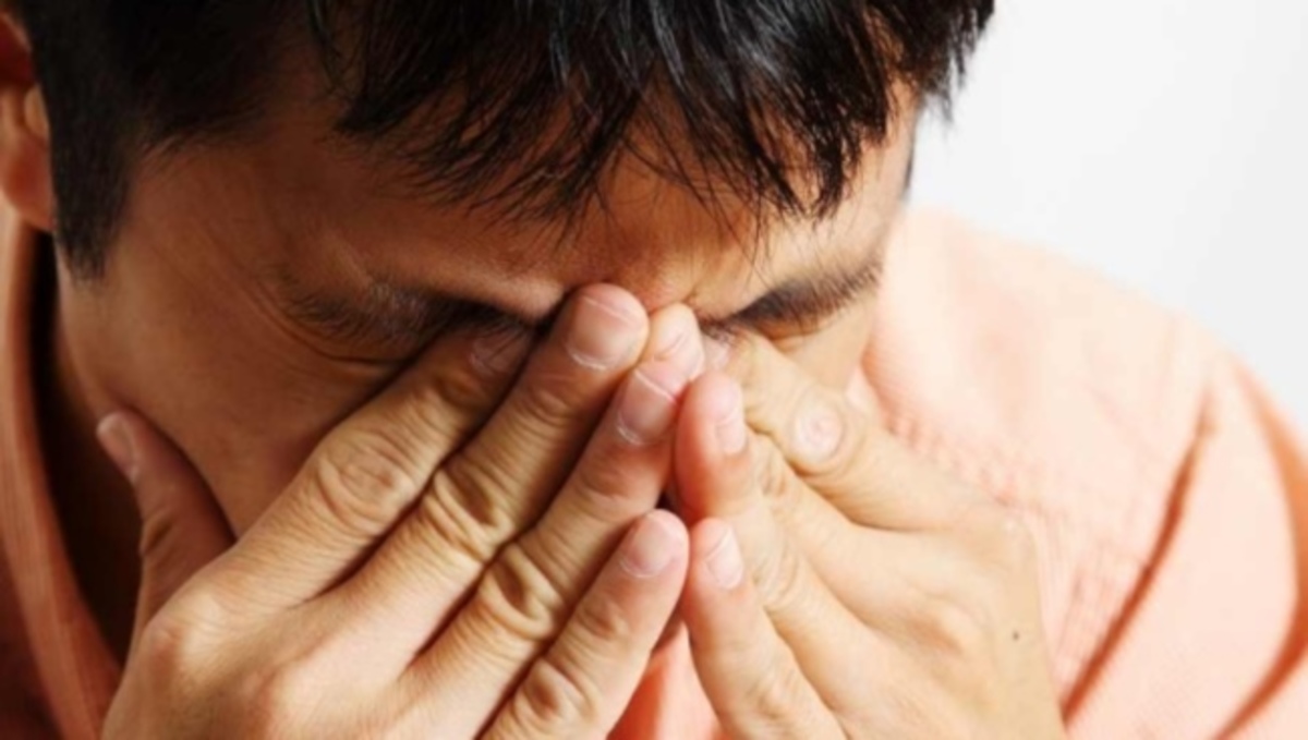 Τι μπορεί να έχετε αν τα μάτια σας πονούν ή τσούζουν και τι πρέπει να κάνετε άμεσα