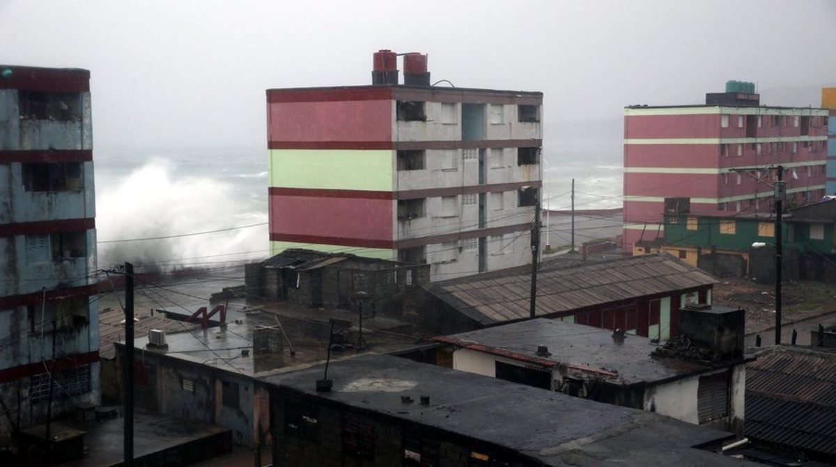Τυφώνας Μάθιου: Η πιο σφοδρή καταιγίδα των τελευταίων 10 ετών! [pics, vids]