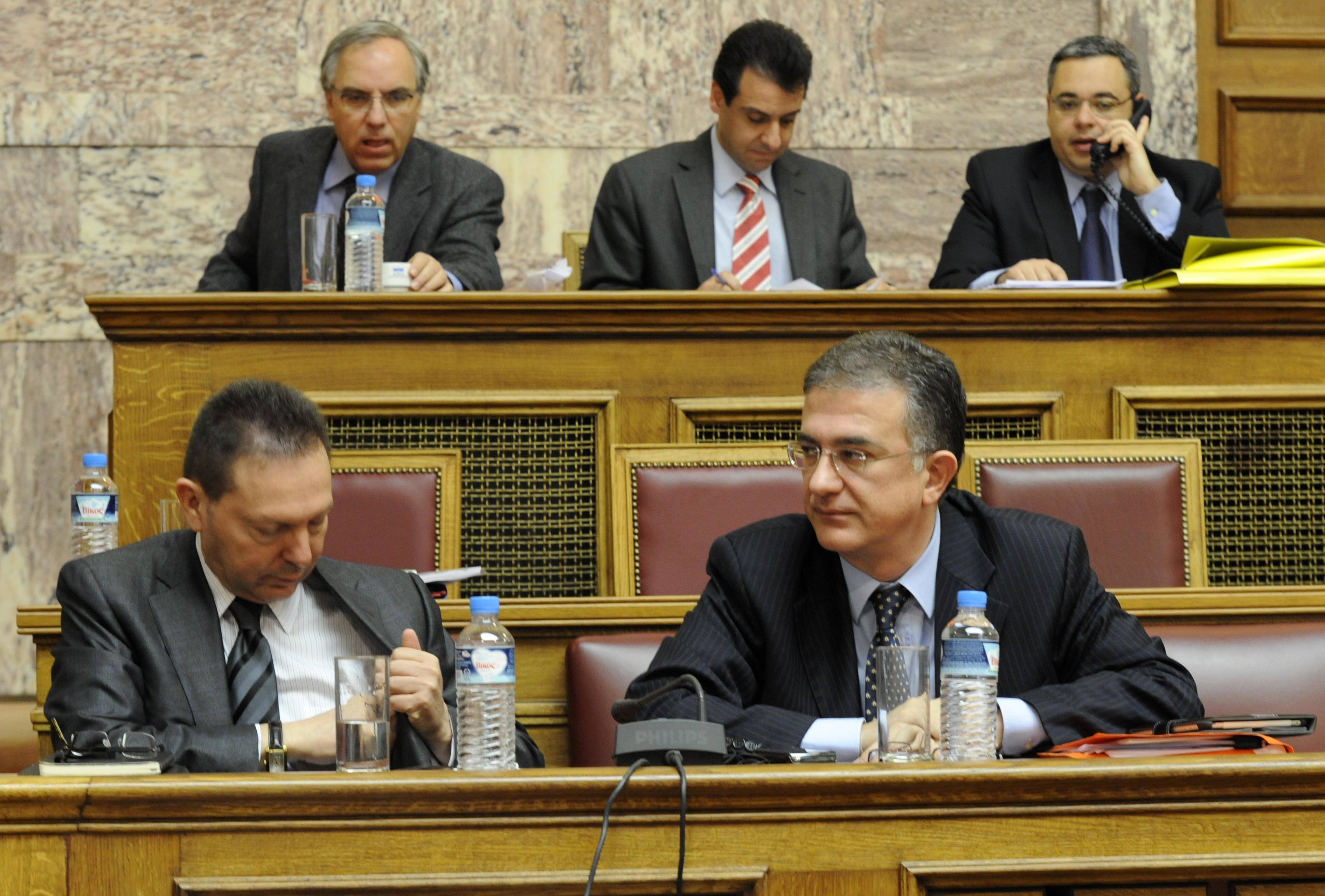 Διευκρινήσεις για το ακατάσχετο τραπεζικών λογαριασμών όσων χρωστούν σε εφορίες