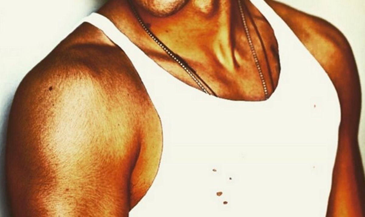 Sexy Έλληνας ηθοποιός …κάηκε στο photoshop!