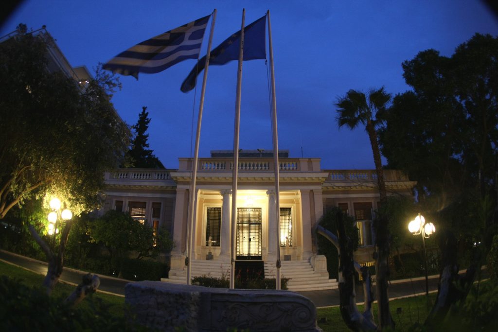 Στο …μικροσκόπιο του Μαξίμου οι κινήσεις του ΣΥΡΙΖΑ με ανεξάρτητους βουλευτές