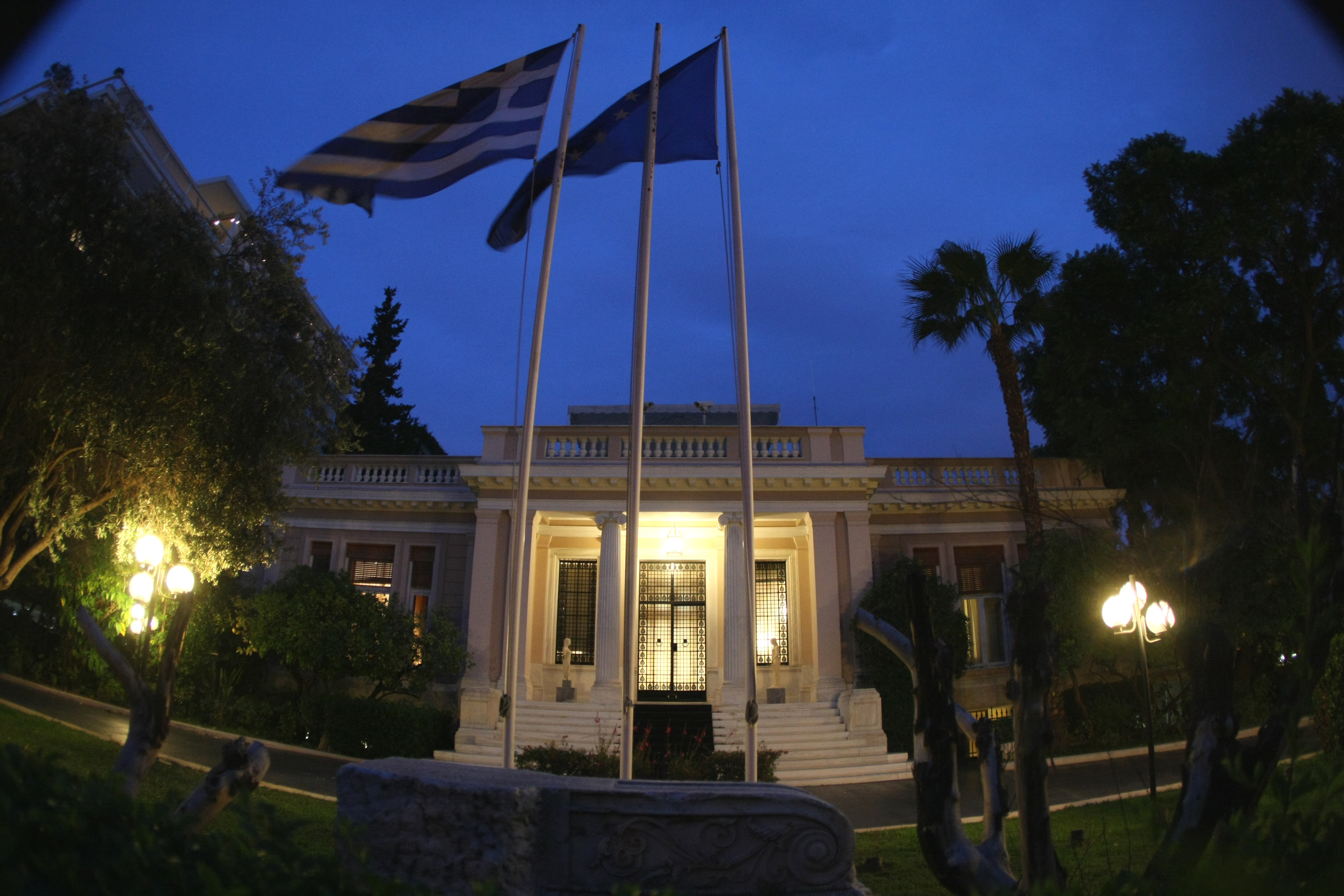 Στο …μικροσκόπιο του Μαξίμου οι κινήσεις του ΣΥΡΙΖΑ με ανεξάρτητους βουλευτές
