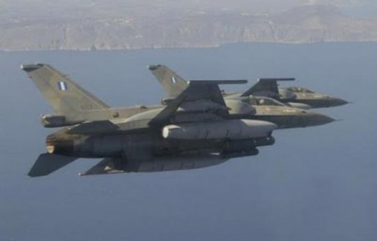 28η Οκτωβρίου: Μαχητικά F-16 στον ουρανό της Θεσσαλονίκης – ΒΙΝΤΕΟ