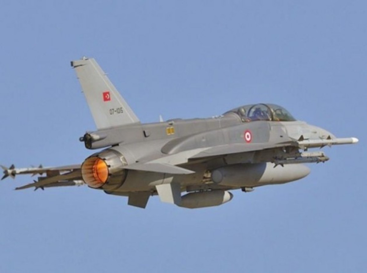 Οι Τούρκοι κατέρριψαν μαχητικό αεροσκάφος της Συρίας βάζοντας φωτιά στην περιοχή