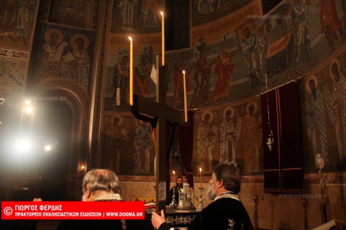 Στο Σταυρό ο Θεάνθρωπος – Συγκινητικές στιγμές στους Ι.Ναούς