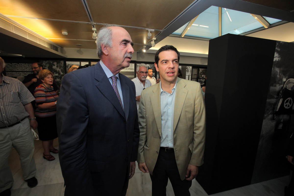 Ο Τσίπρας ψάχνει στο τηλέφωνο τον Μεϊμαράκη – Ν.Δ. Και εμείς τον ψάχνουμε