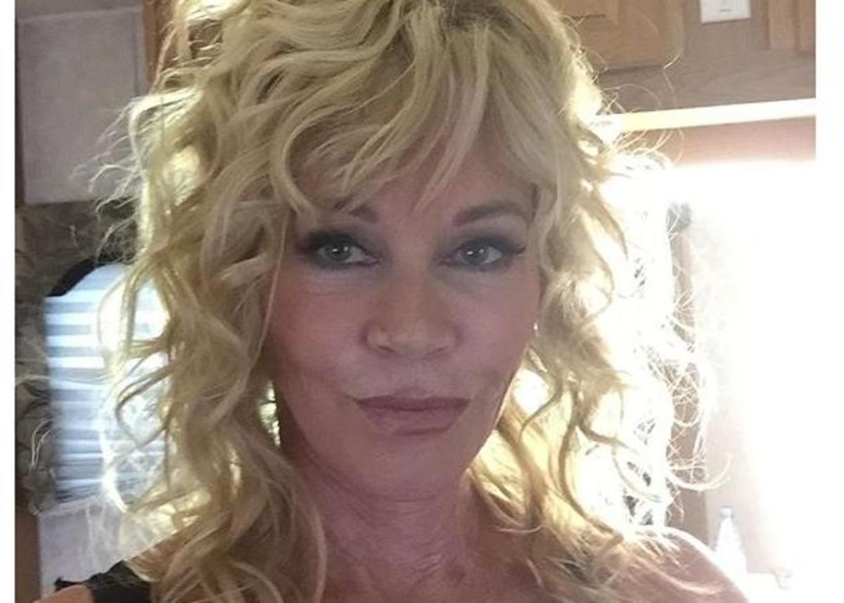 Melanie Griffith: “Ορίστε… χωρίς φίλτρα… είμαι 58. Πείτε κι άλλα για μένα”