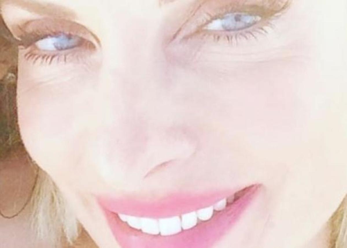 Eλένη Μενεγάκη: Μας δείχνει τα θαλασσινά για τα οποία “πεθαίνει”!