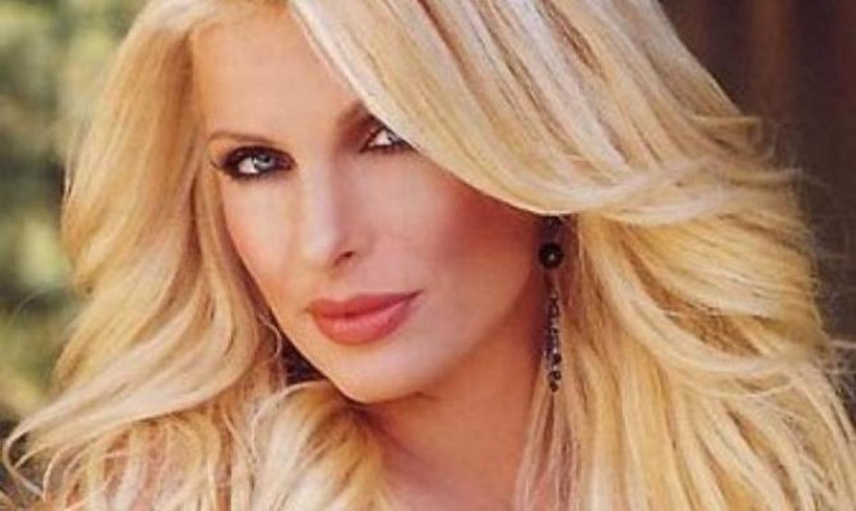 Η Έλενη Μενεγάκη στηρίζει τη φίλη της που έχασε το μωράκι της!